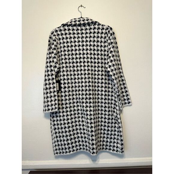 NWT, CLICHÉ Edgy Abstract Print wool blend Cardigan In Black/ivory size M - Picture 4 of 10